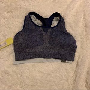 2 pack woman’s all in motion 3x sports bras NWT